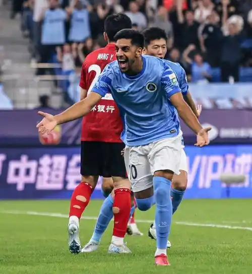 中超争冠风云：蓉城申花关键对决，保级压力下的激烈较量